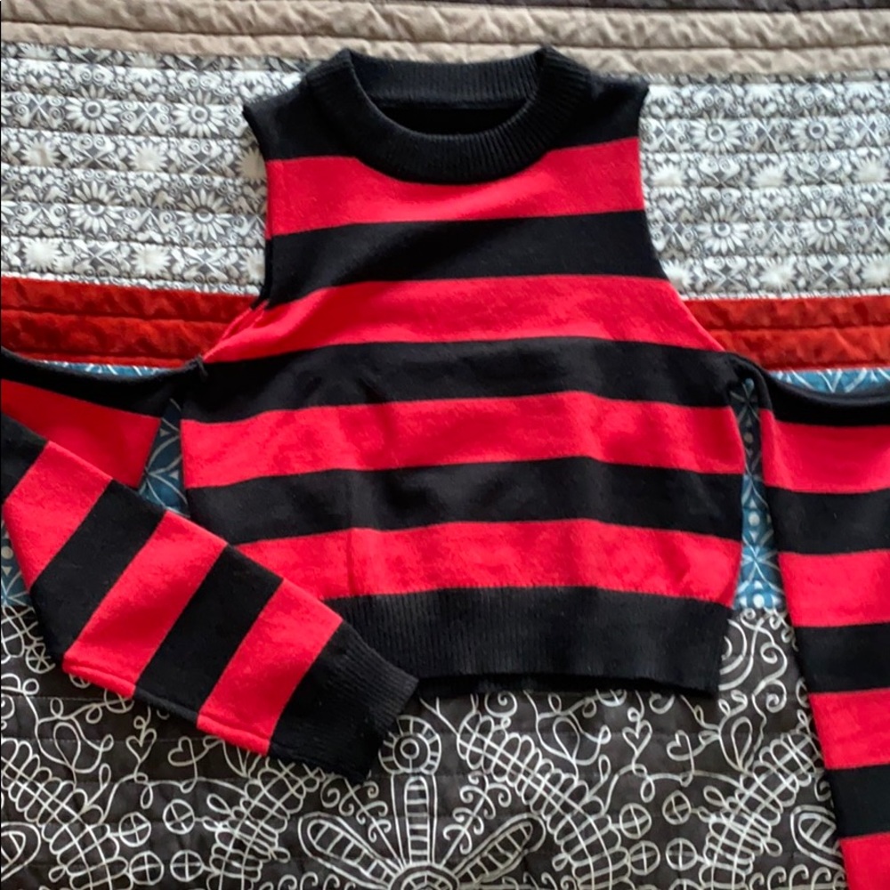 Crop Off-Shoulder Tee - Picture 2 of 2